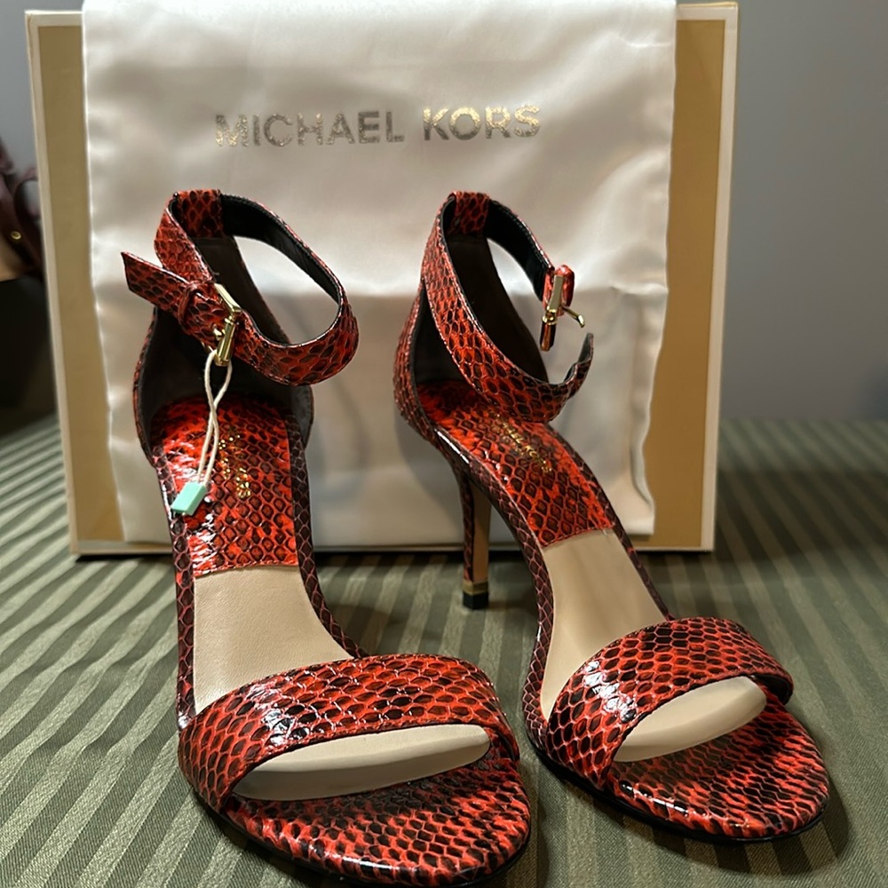 NWT Women’s 36 Michael Kors Siri Genuine Snake Heels